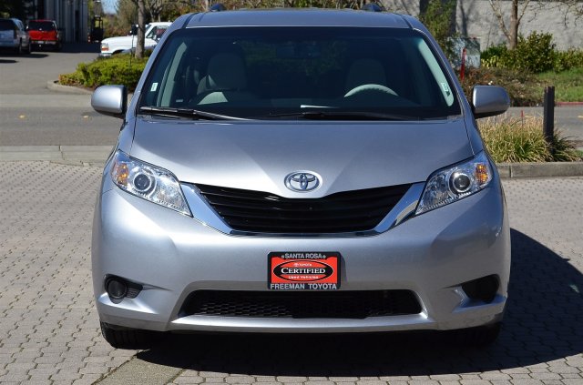 Toyota Sienna SLE --z71 Pkg Unspecified
