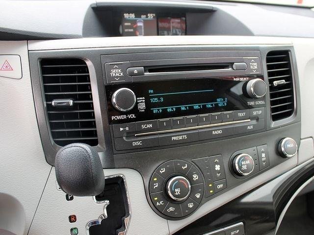 Toyota Sienna SLE --z71 Pkg Unspecified