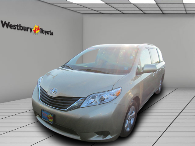 Toyota Sienna 2012 photo 3
