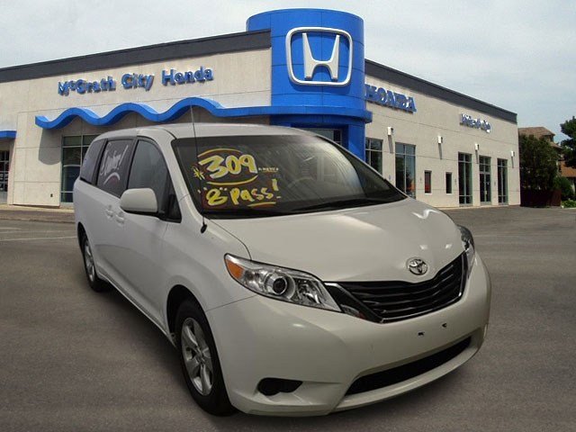 Toyota Sienna 2012 photo 2