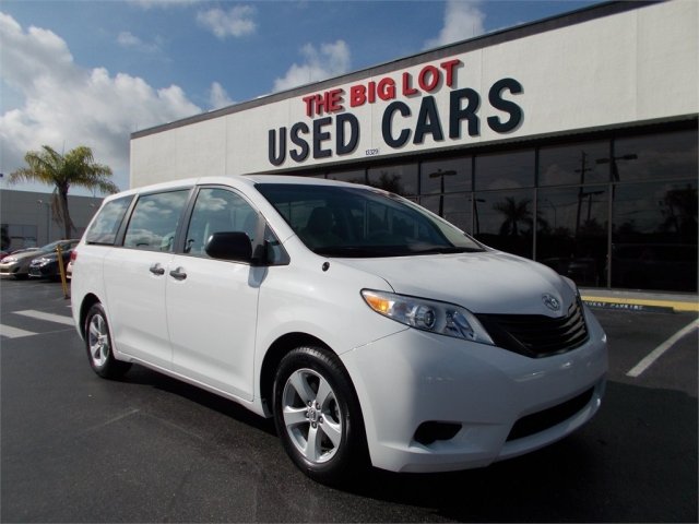 Toyota Sienna 2012 photo 5