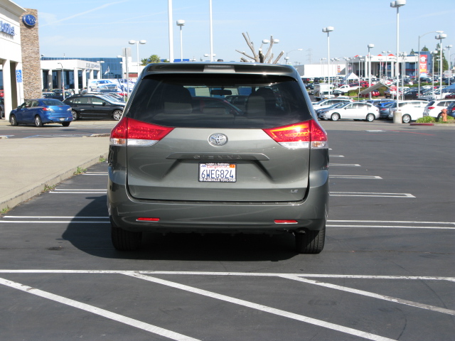 Toyota Sienna SLE --z71 Pkg Unspecified