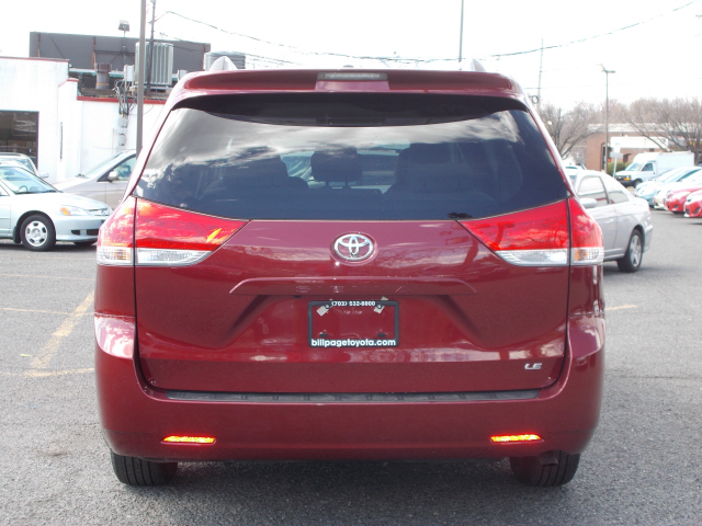 Toyota Sienna 2012 photo 5