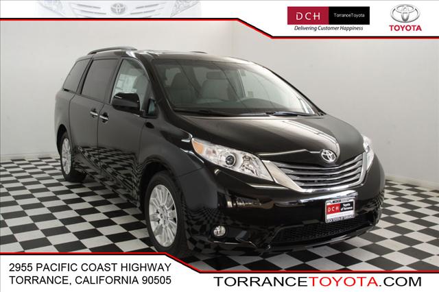 Toyota Sienna FX35 AWD MiniVan