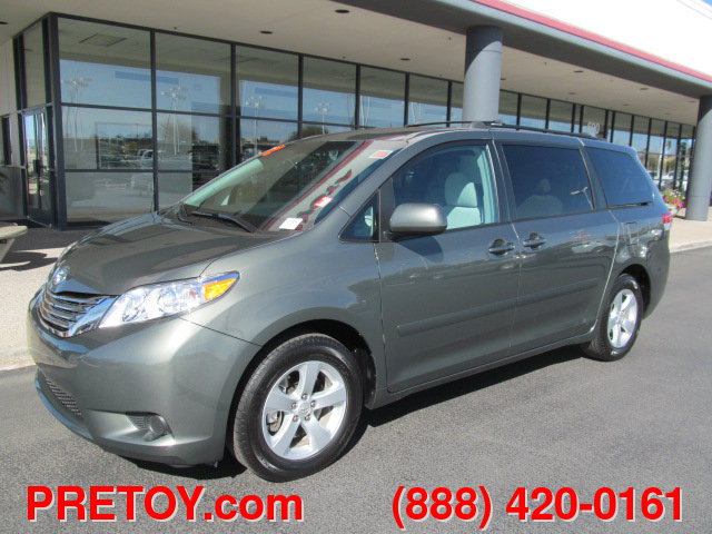 Toyota Sienna 2012 photo 5
