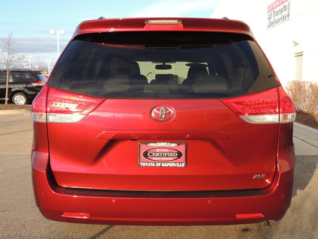 Toyota Sienna SLE --z71 Pkg Unspecified
