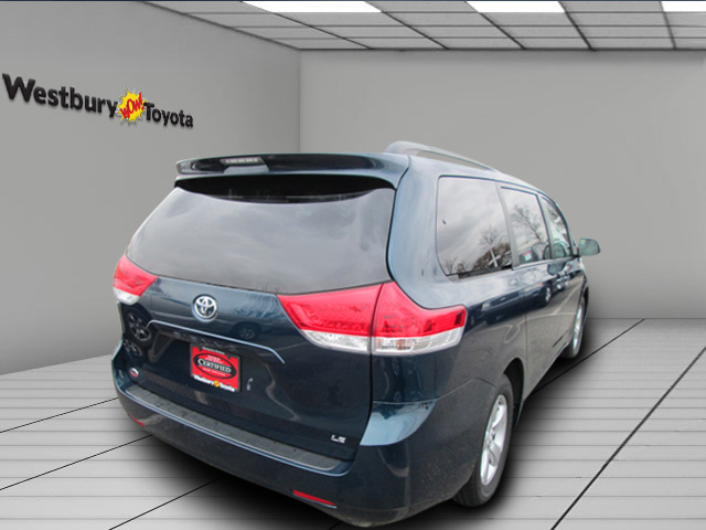 Toyota Sienna SLE --z71 Pkg Unspecified