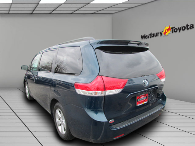 Toyota Sienna 2012 photo 1
