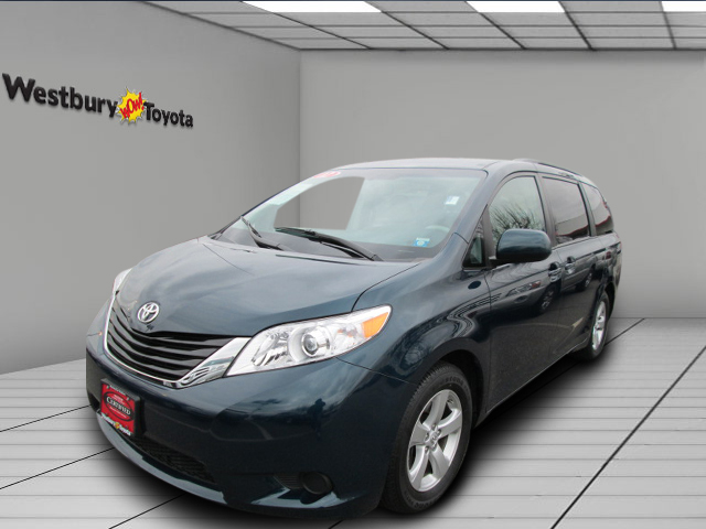 Toyota Sienna 2012 photo 3