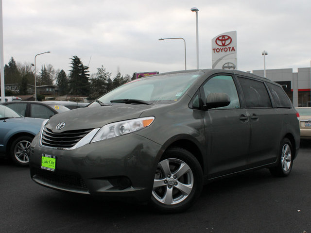 Toyota Sienna 2012 photo 5