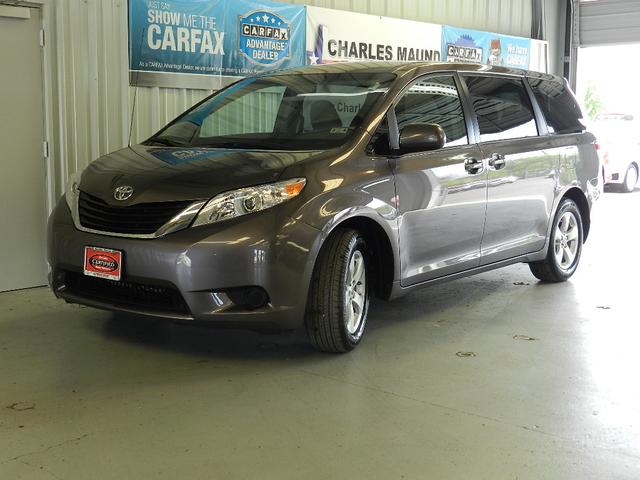 Toyota Sienna 2012 photo 5