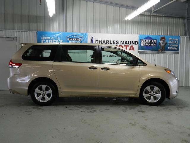 Toyota Sienna 2012 photo 1