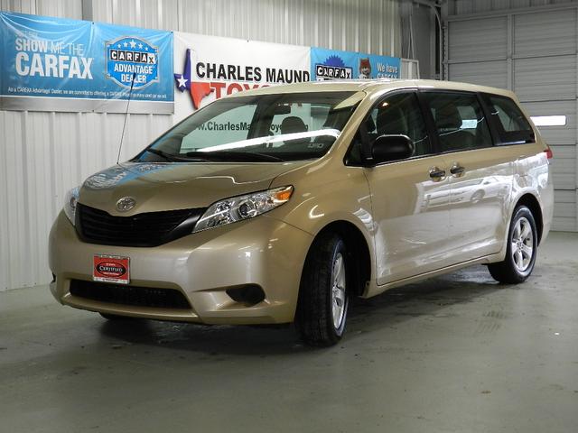 Toyota Sienna 2012 photo 5