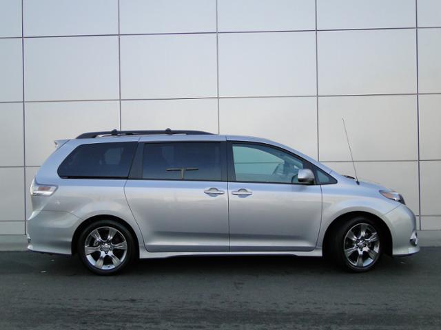 Toyota Sienna SLE --z71 Pkg Unspecified