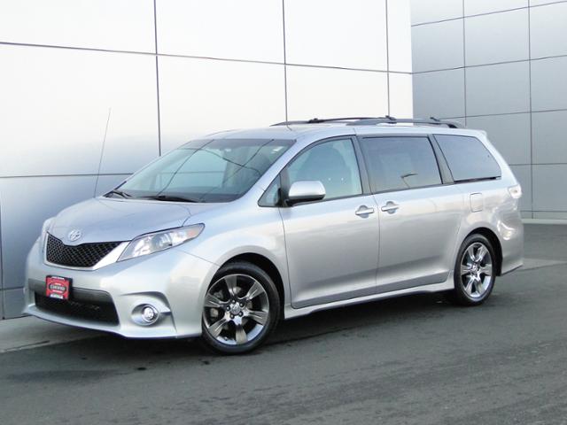 Toyota Sienna 2012 photo 2