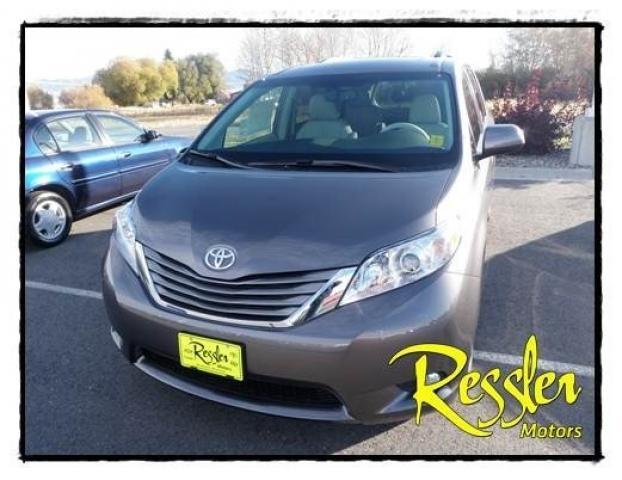 Toyota Sienna SEL Sport Utility 4D MiniVan