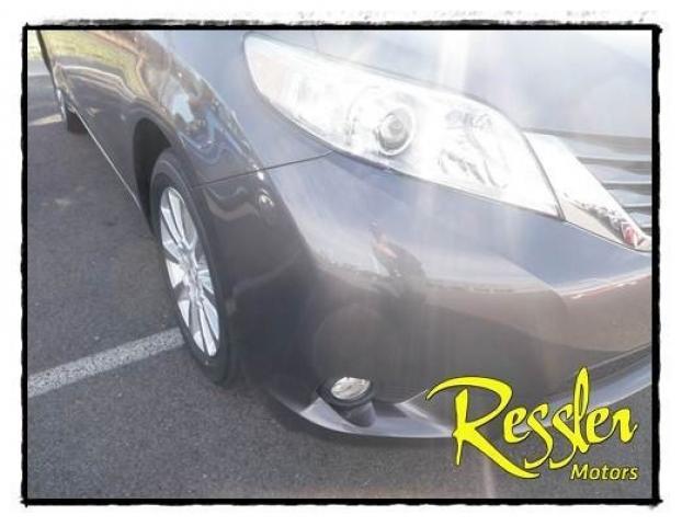 Toyota Sienna 2012 photo 4