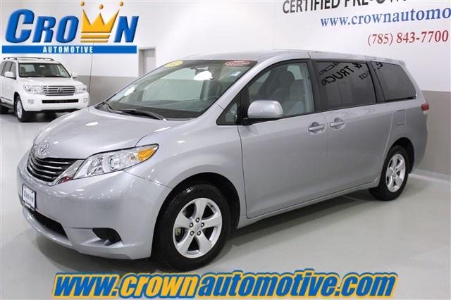 Toyota Sienna 2012 photo 1