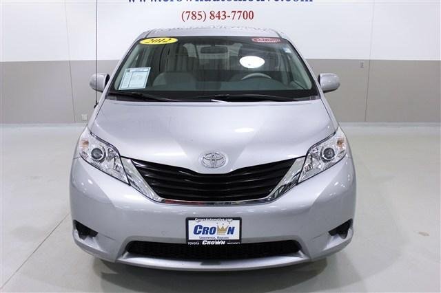 Toyota Sienna 2012 photo 5