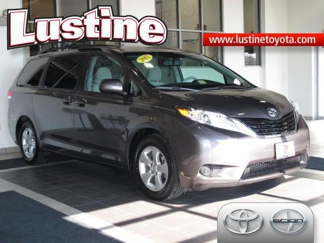 Toyota Sienna 2012 photo 5