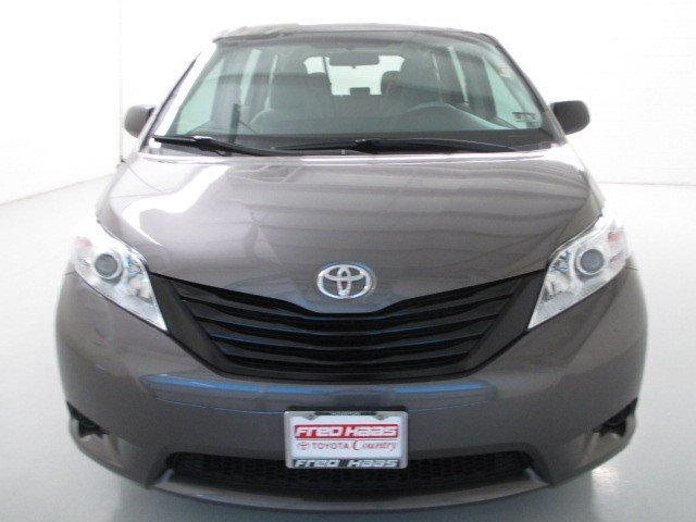 Toyota Sienna 2012 photo 4