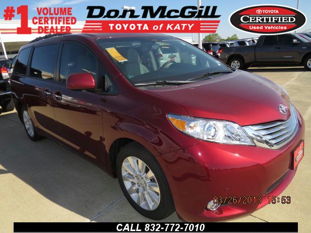 Toyota Sienna 2012 photo 2