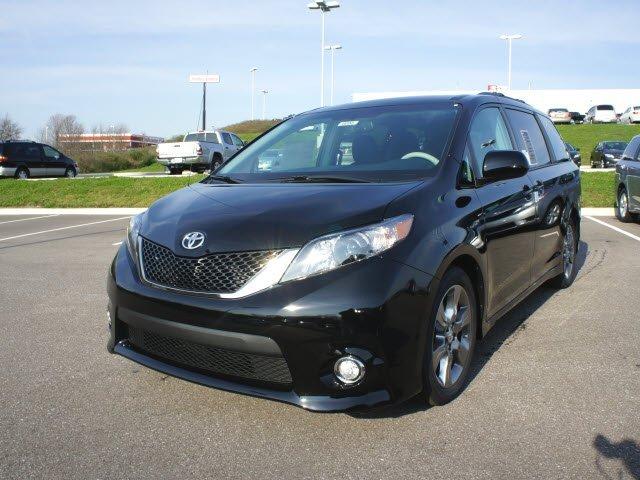Toyota Sienna 2012 photo 1