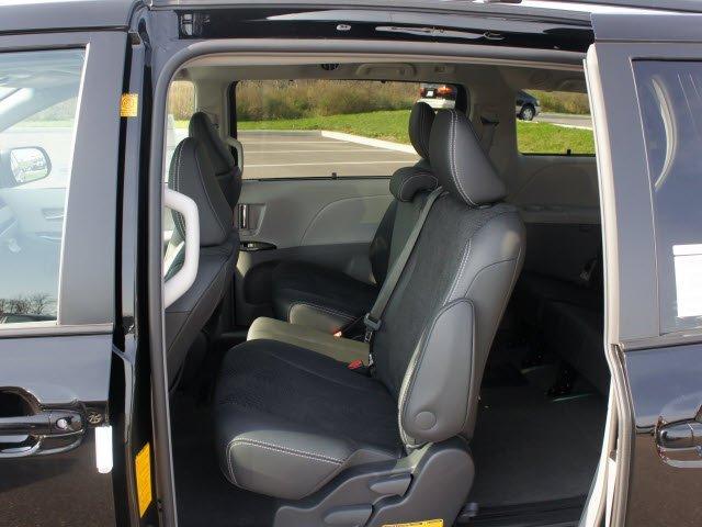 Toyota Sienna 2012 photo 5