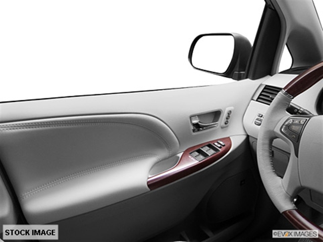 Toyota Sienna SLE --z71 Pkg Unspecified