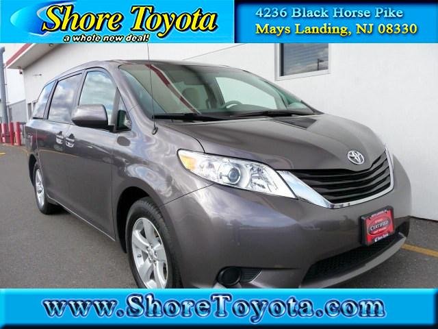 Toyota Sienna 2012 photo 3