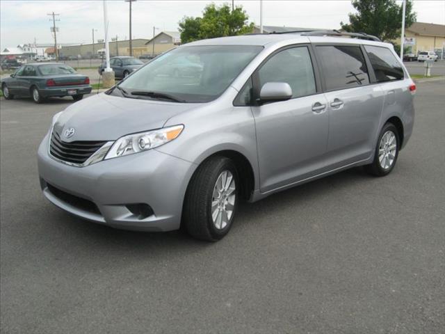Toyota Sienna SLE --z71 Pkg MiniVan