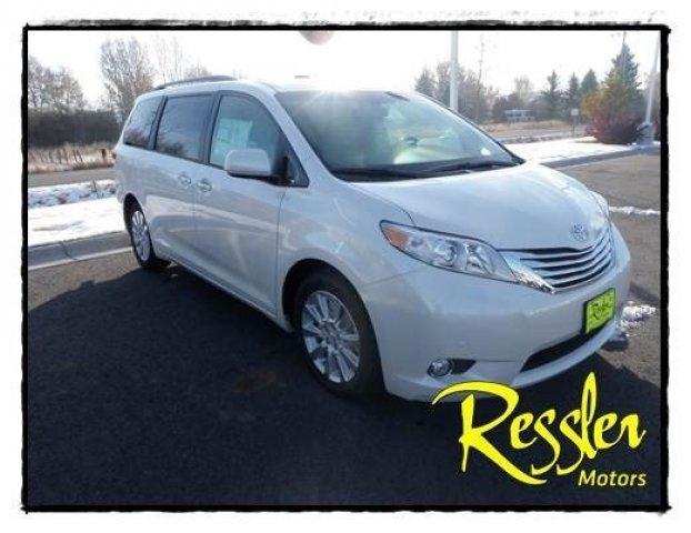 Toyota Sienna 2012 photo 3
