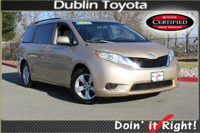 Toyota Sienna 2012 photo 5