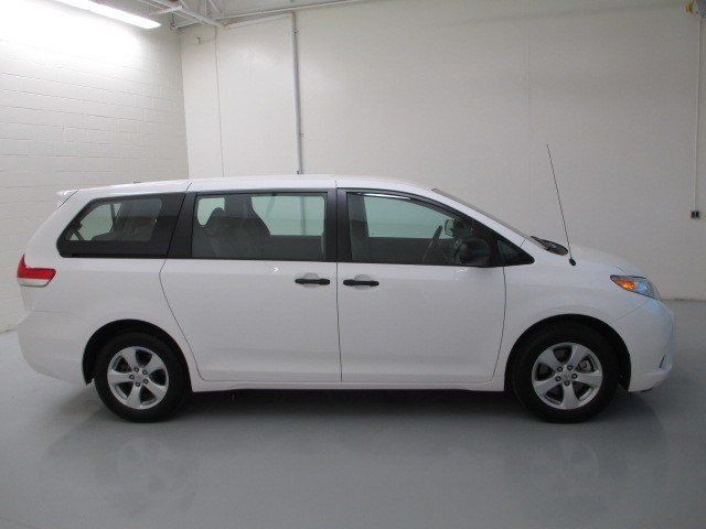 Toyota Sienna SLE --z71 Pkg Unspecified