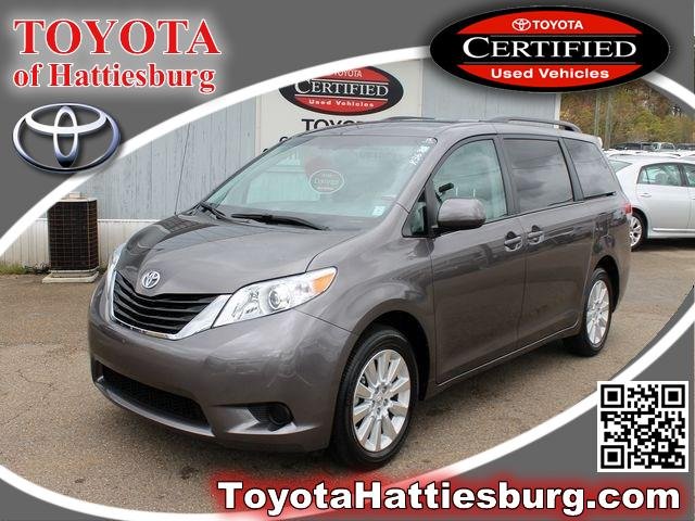 Toyota Sienna 2012 photo 2