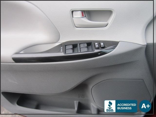 Toyota Sienna SLE --z71 Pkg Unspecified