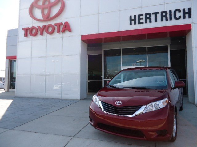 Toyota Sienna SLE --z71 Pkg Unspecified
