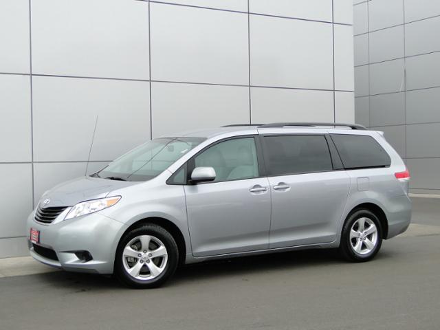 Toyota Sienna 2012 photo 5