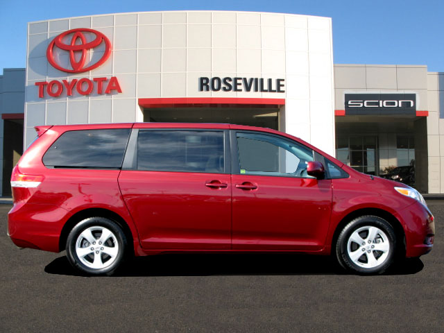 Toyota Sienna 2012 photo 4