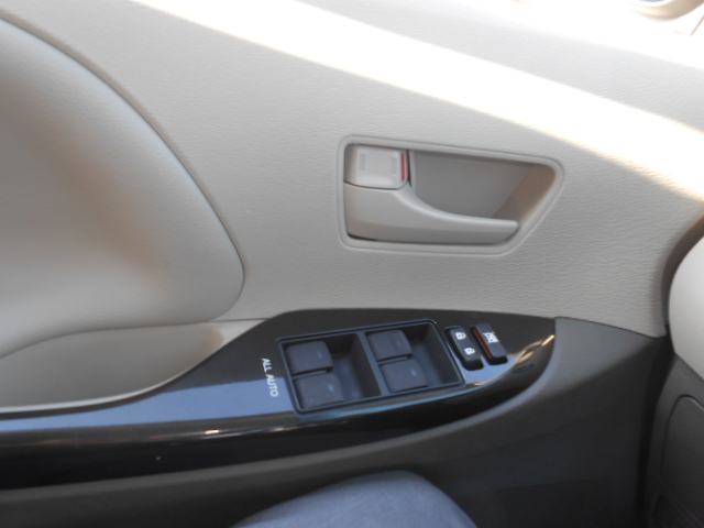 Toyota Sienna 2012 photo 3