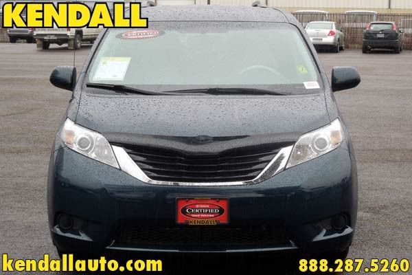 Toyota Sienna 2012 photo 2