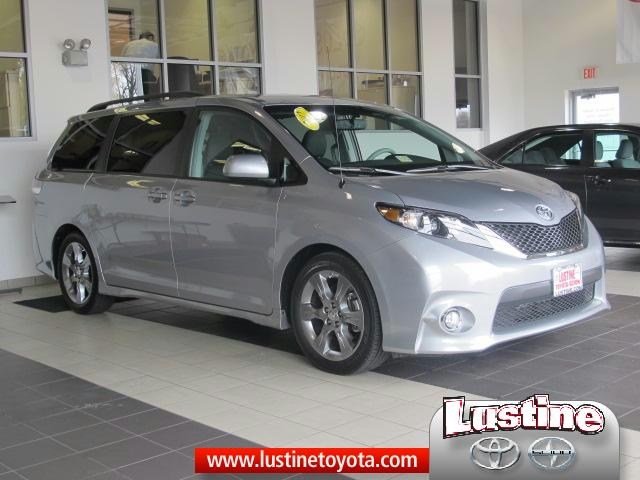 Toyota Sienna 2012 photo 3