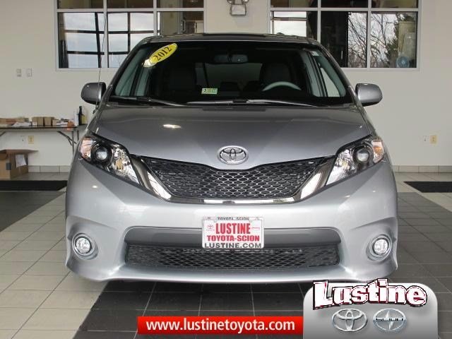 Toyota Sienna 2012 photo 4