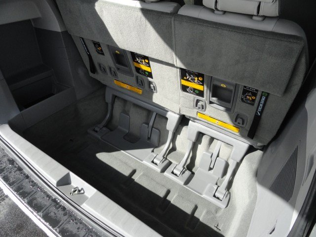 Toyota Sienna SLE --z71 Pkg Unspecified