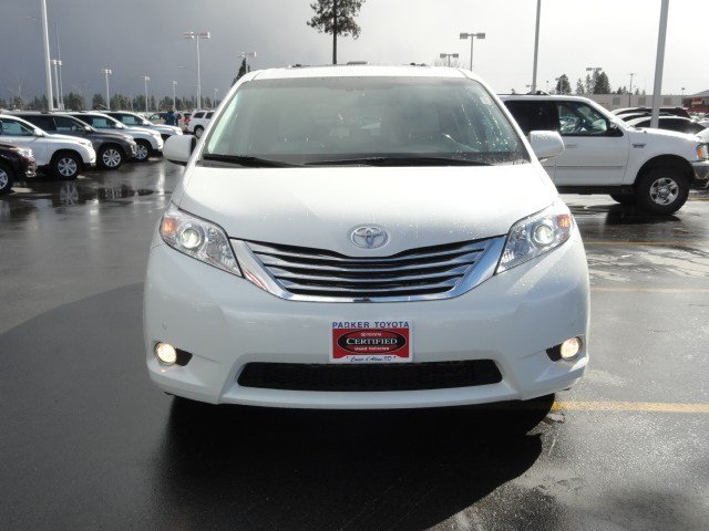 Toyota Sienna 2012 photo 1