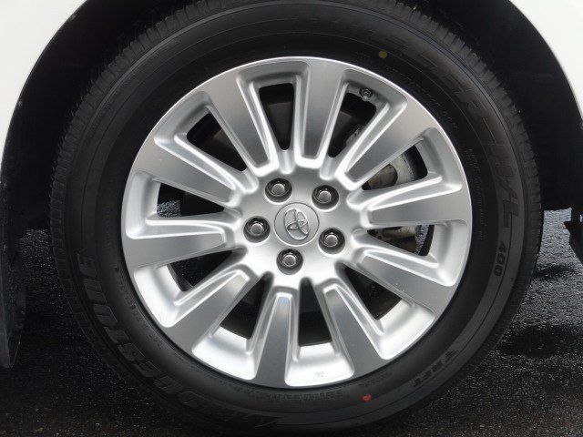 Toyota Sienna 2012 photo 5