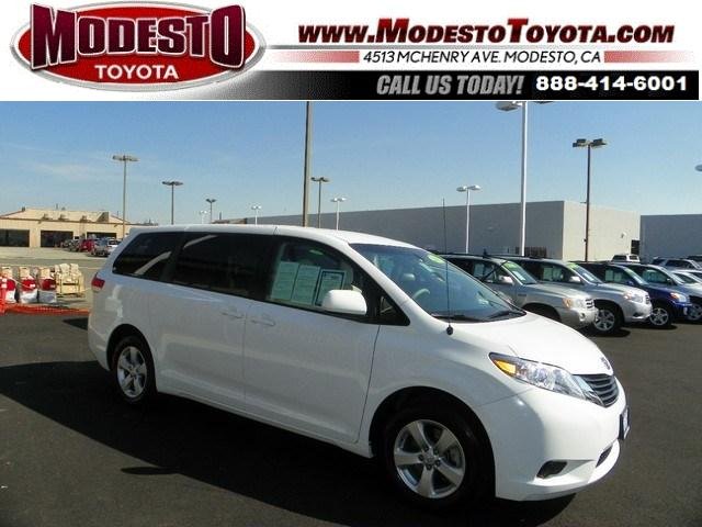 Toyota Sienna 2012 photo 5