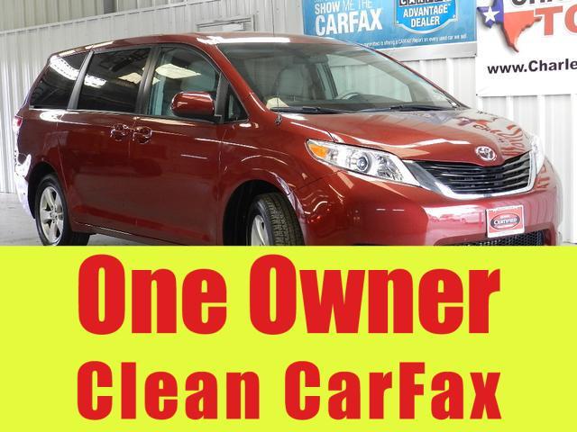 Toyota Sienna 2012 photo 3