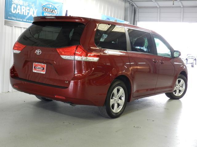 Toyota Sienna 2012 photo 4