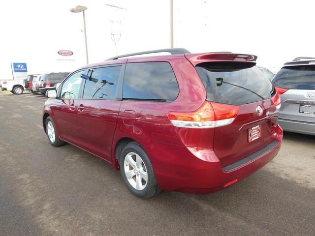 Toyota Sienna 2012 photo 1